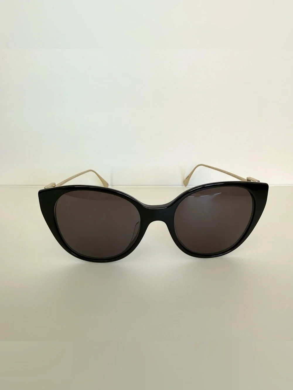 NEW!!! Fendi women black sunglasses FE40047F 01A Authentic Retail 480$